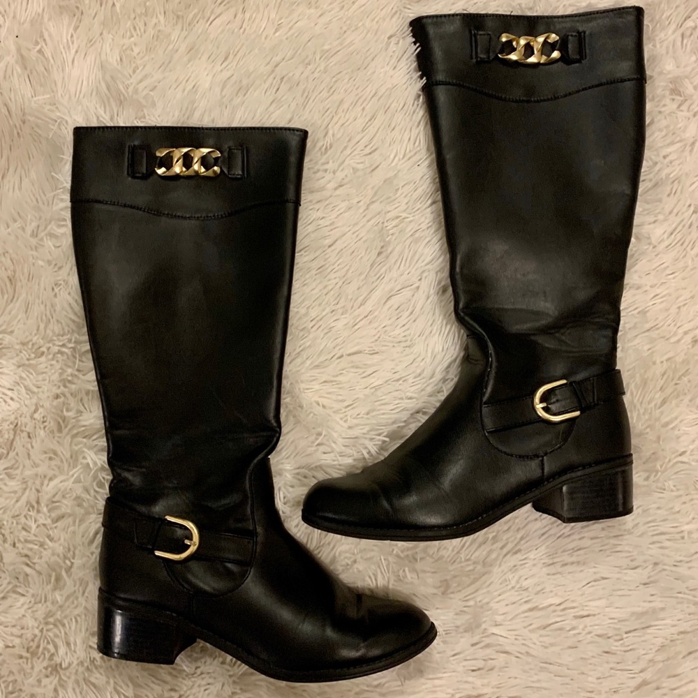 Black Boots - Karen Scott “Darlaa”